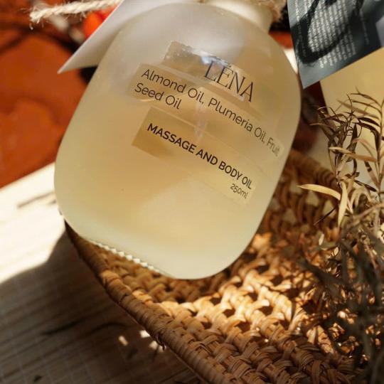 Tinh dầu Massage Body L&eacute;na